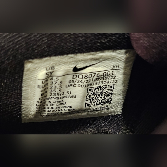 Nike Kyrie 5Y Shoes - Picture 7 of 8